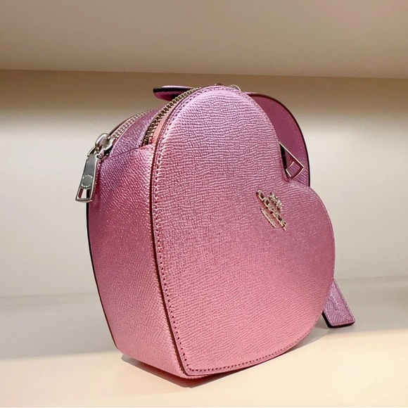 Heart-shaped Coach leather purse - Picture 2 of 9